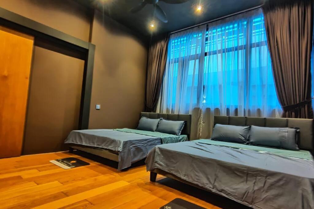 Industrial Design 6pax In Desa Parkcity Wifitvbox * Kuala Lumpur