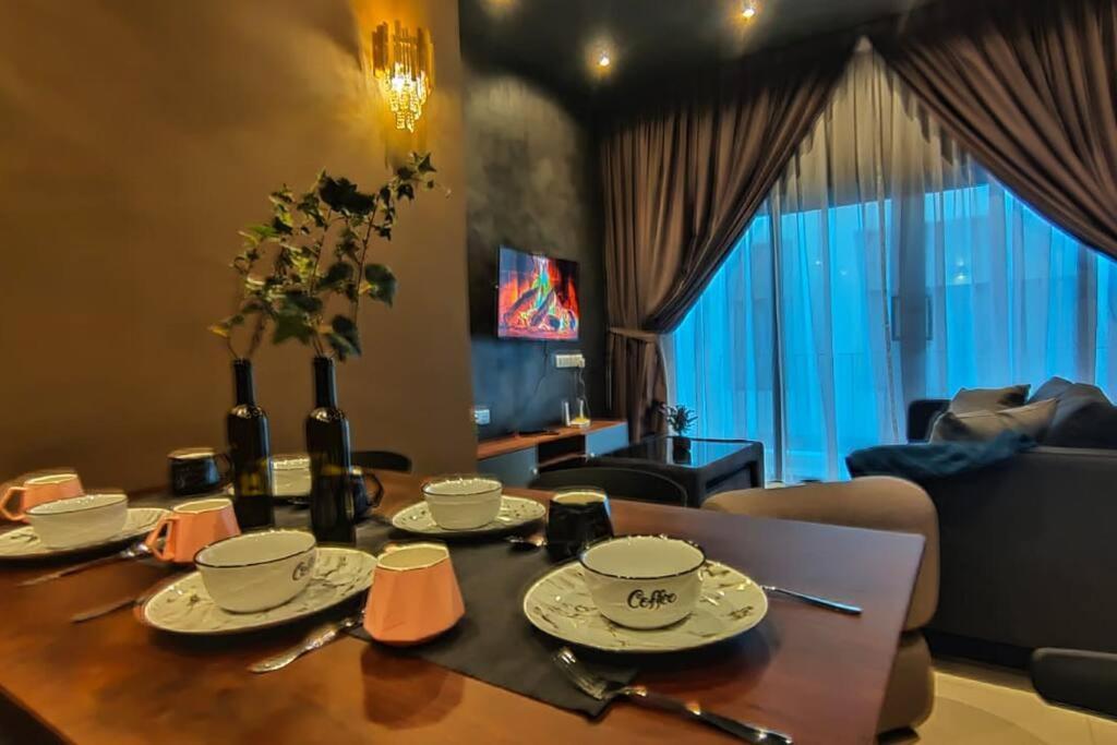 Pangsapuri Industrial Design 6pax In Desa Parkcity Wifitvbox