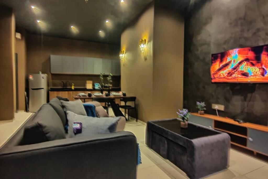 Industrial Design 6pax In Desa Parkcity Wifitvbox Pangsapuri Kuala Lumpur