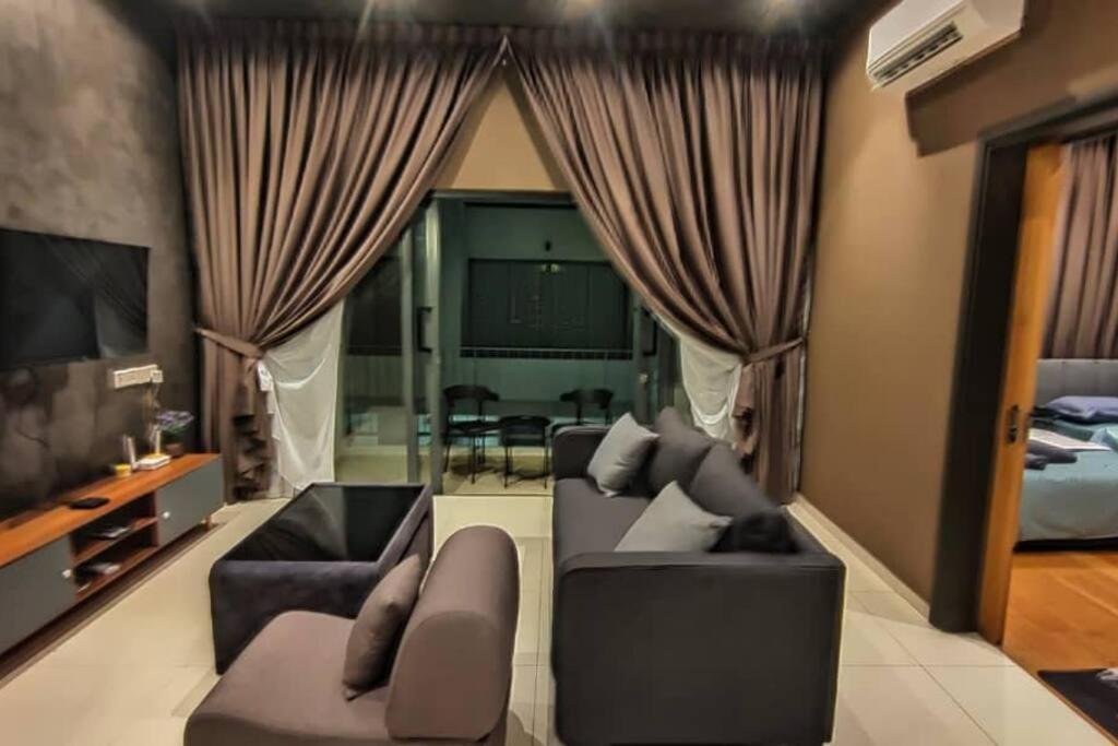 Pangsapuri Industrial Design 6pax In Desa Parkcity Wifitvbox Kuala Lumpur