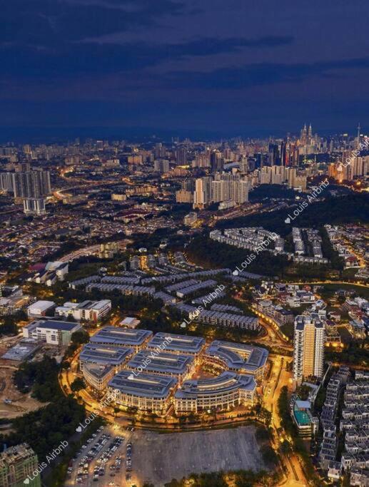 Pangsapuri Industrial Design 6pax In Desa Parkcity Wifitvbox Kuala Lumpur